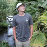 Wyland’s Signature Organic 3 Palm Trees T-Shirt – Coal