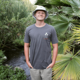 Wyland’s Signature Organic 3 Palm Trees T-Shirt – Coal